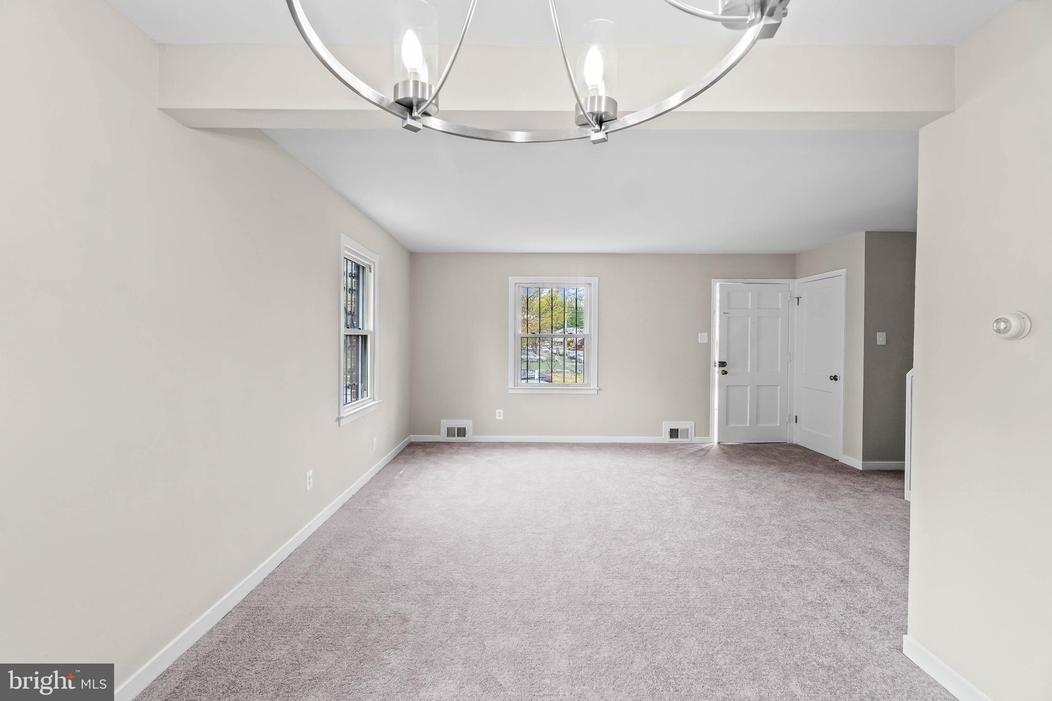 905 Comanche Drive Oxon Hill, MD 20745 - Photo 7 of 23 Dining Area