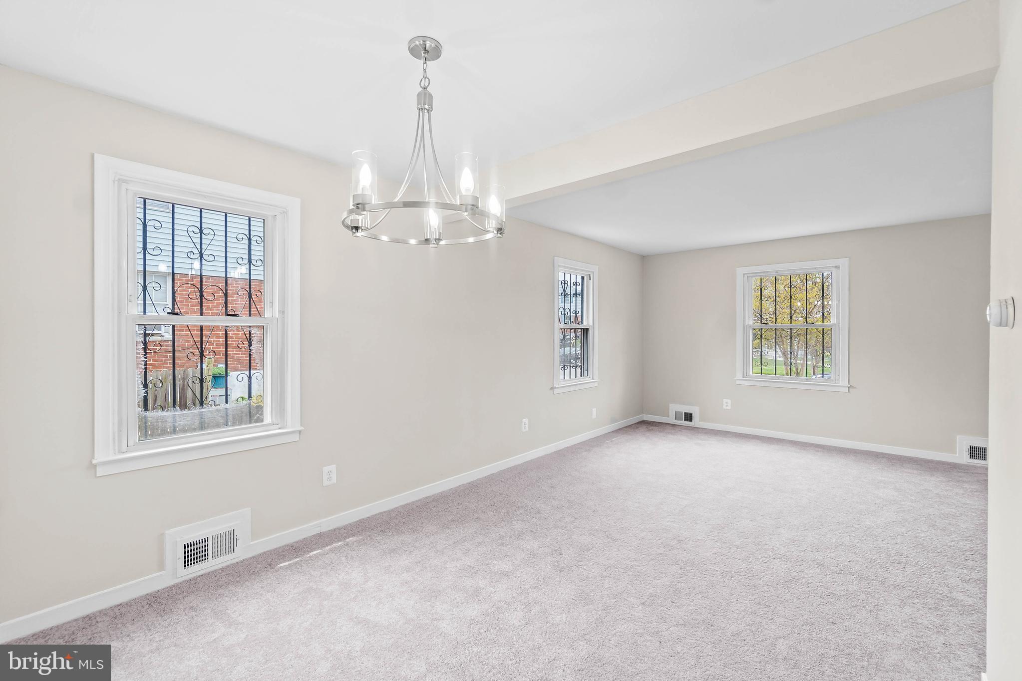 905 Comanche Drive Oxon Hill, MD 20745 - Photo 8 of 23 Dining Area