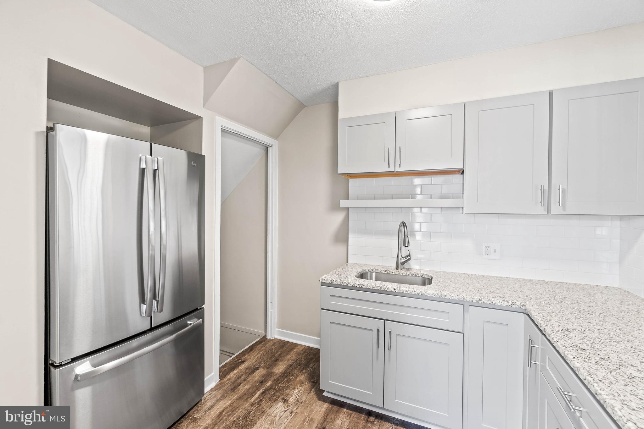 905 Comanche Drive Oxon Hill, MD 20745 - Photo 9 of 23 Kitchen