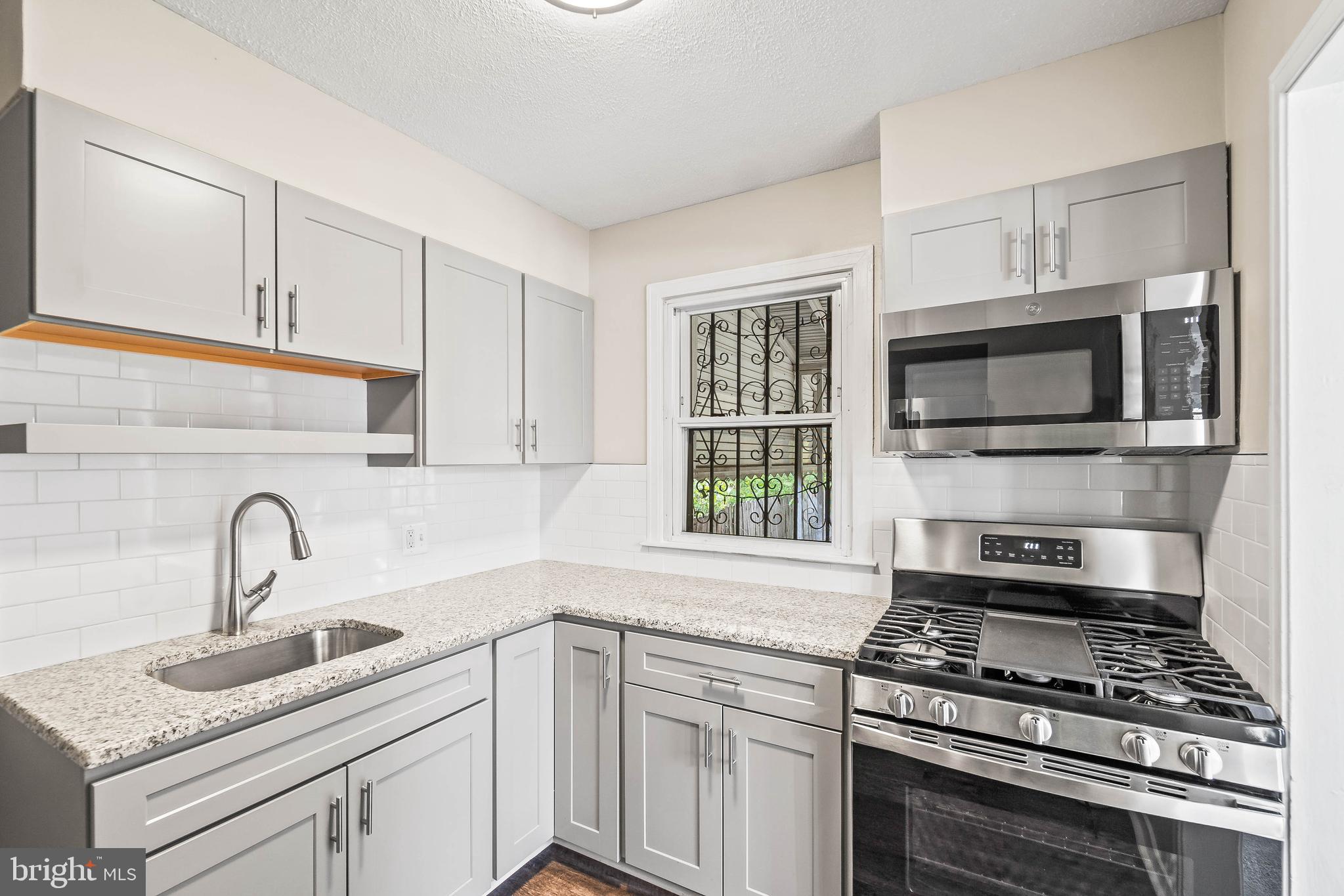 905 Comanche Drive Oxon Hill, MD 20745 - Photo 10 of 23 Kitchen
