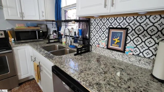 $275,000 | 209 Tucson Drive, Greenville, SC 29617