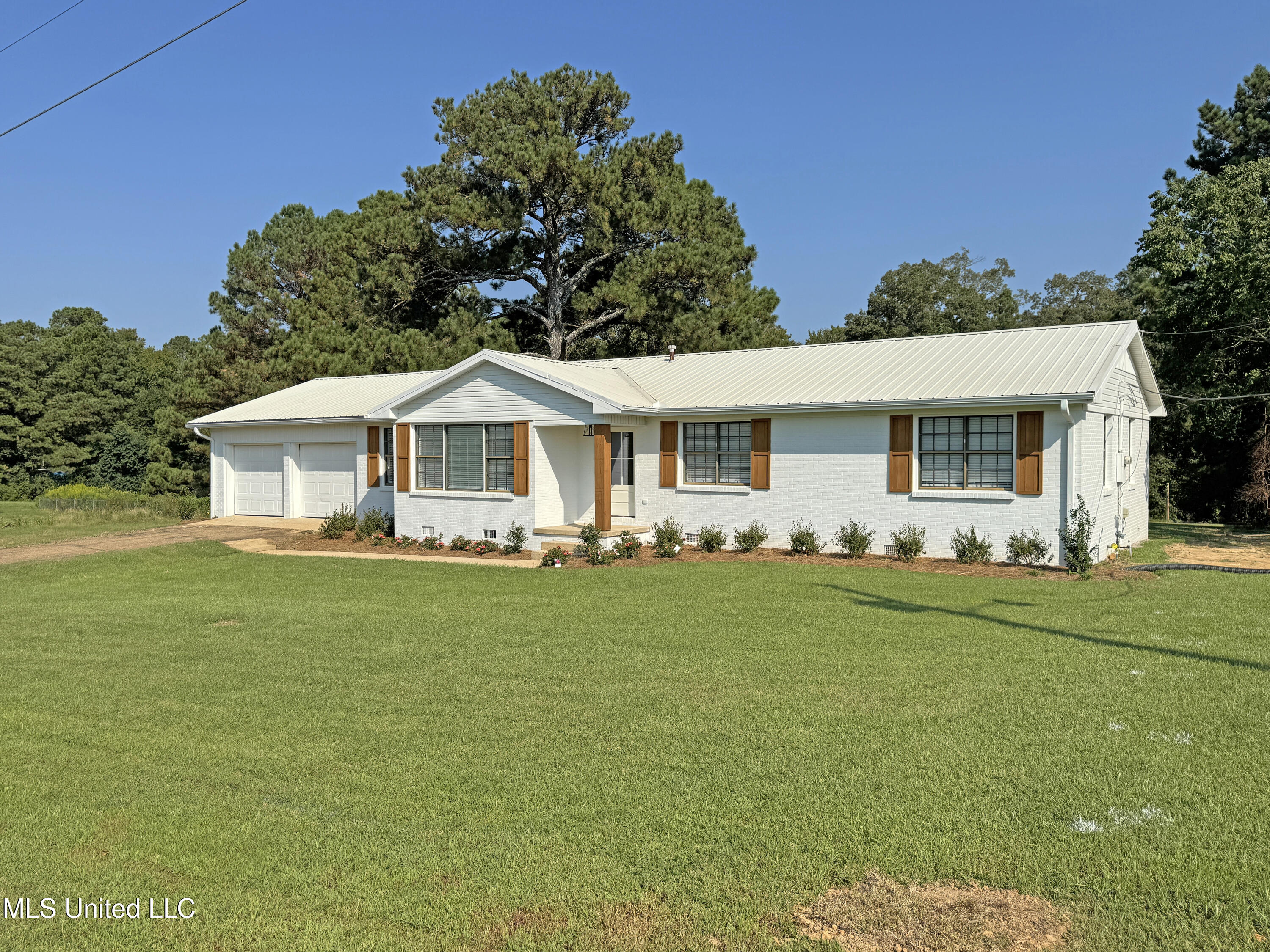 122 Duffey Drive Florence, MS 39073 - Photo 2 of 22 Photo Sep 19 2025, 9 59 40 AM