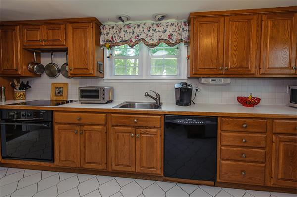 47 Ann Vinal Road Scituate, MA 02066 - Photo 5 of 22 Gallery Image 5