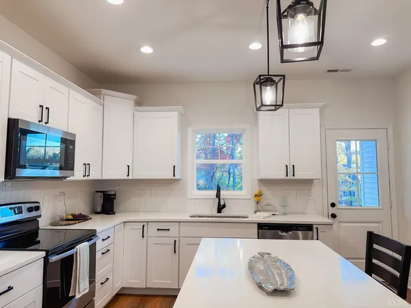 $258,900 | 110 Aaron Place, Unit 611, Lynchburg, VA 24502