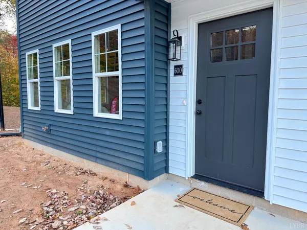 $258,900 | 110 Aaron Place, Unit 611, Lynchburg, VA 24502