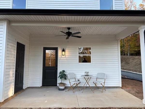 $258,900 | 110 Aaron Place, Unit 611, Lynchburg, VA 24502
