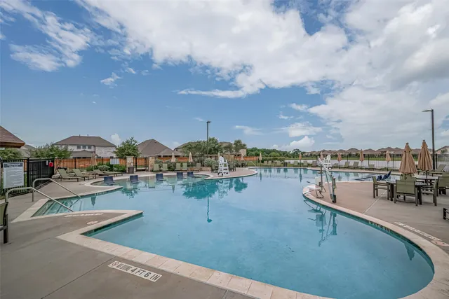 $399,999 | 5218 Windy Plantation Drive, Fulshear, TX 77423