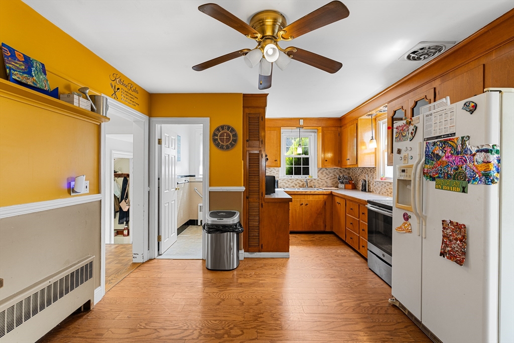 14 Bryant Road Cranston, RI 02910 - Photo 8 of 38 Gallery Image 8