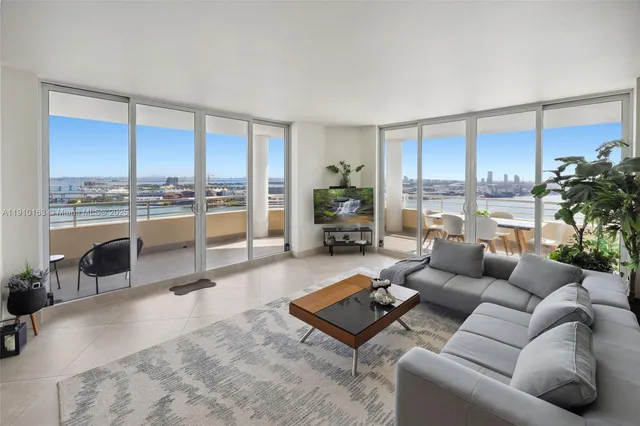 $14,500 | 808 Brickell Key Drive, Unit 2601, Miami, FL 33131