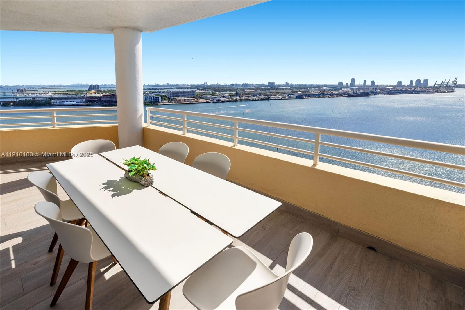 808 Brickell Key Drive, Unit 2601 Miami, FL 33131 - Photo 13 of 50