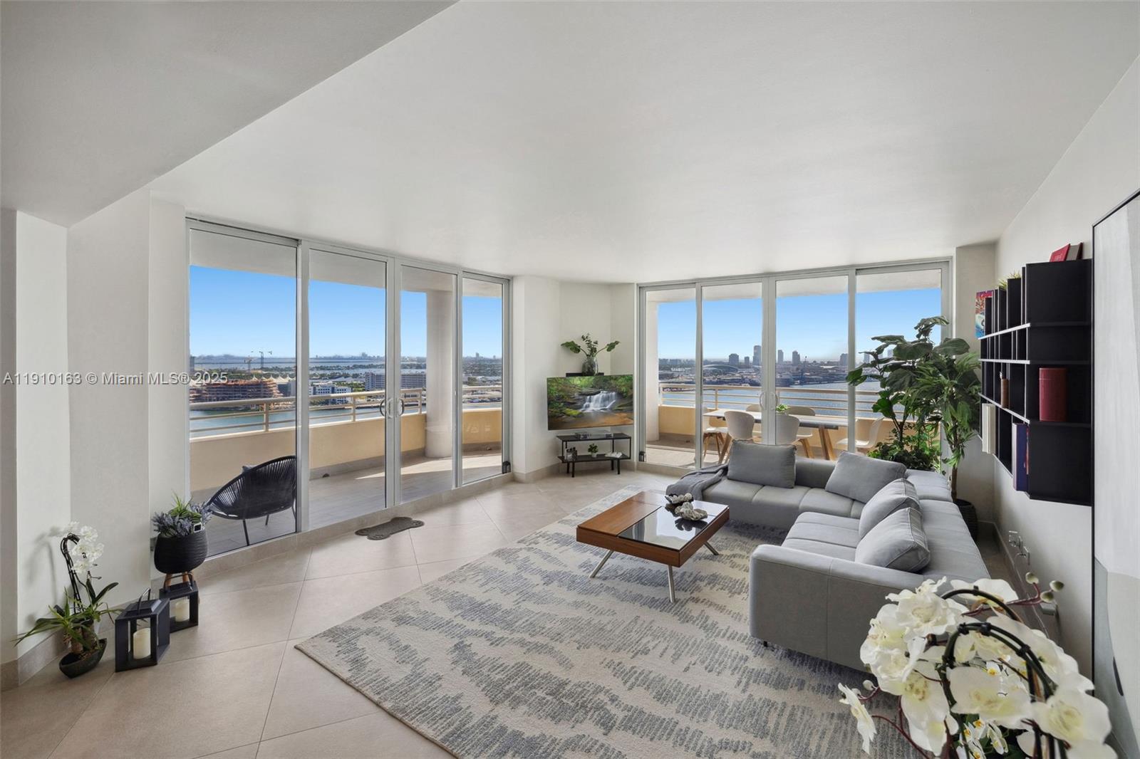 808 Brickell Key Drive, Unit 2601 Miami, FL 33131 - Photo 2 of 50