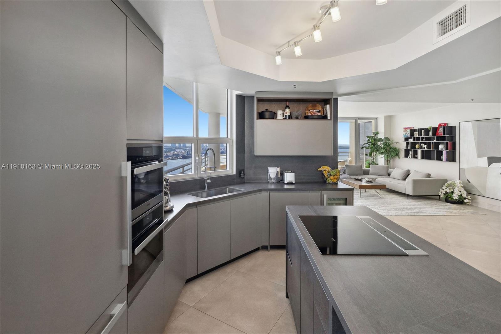 808 Brickell Key Drive, Unit 2601 Miami, FL 33131 - Photo 21 of 50