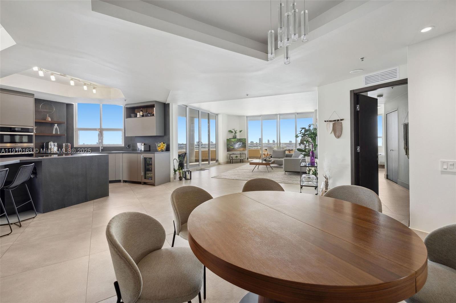 808 Brickell Key Drive, Unit 2601 Miami, FL 33131 - Photo 24 of 50