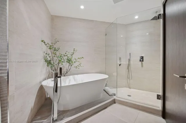 $14,500 | 808 Brickell Key Drive, Unit 2601, Miami, FL 33131