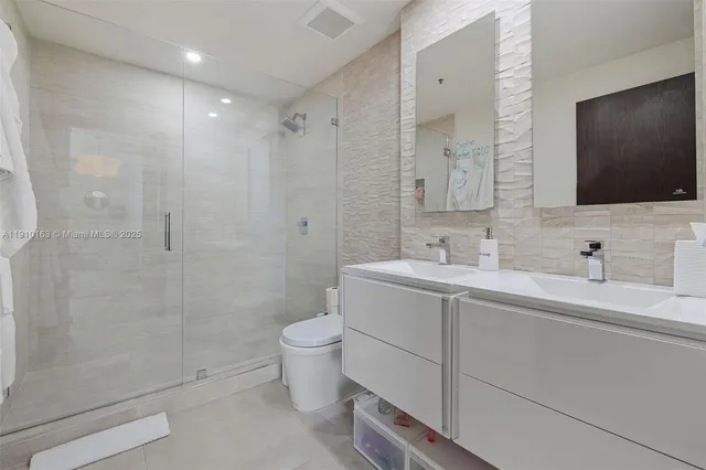 $14,500 | 808 Brickell Key Drive, Unit 2601, Miami, FL 33131