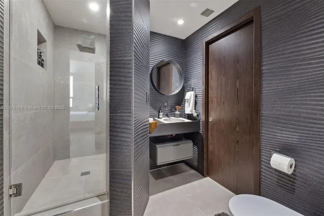 $14,500 | 808 Brickell Key Drive, Unit 2601, Miami, FL 33131