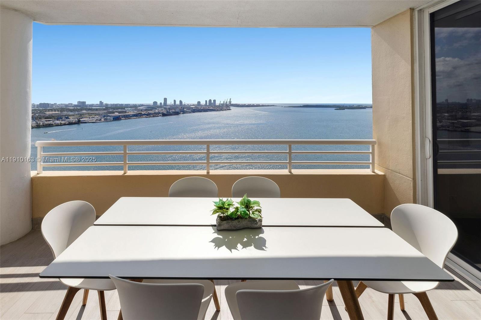 808 Brickell Key Drive, Unit 2601 Miami, FL 33131 - Photo 6 of 50