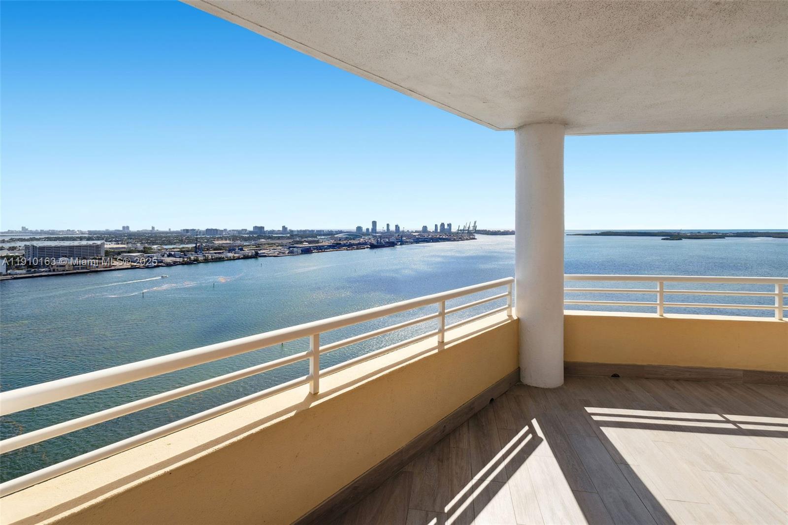 808 Brickell Key Drive, Unit 2601 Miami, FL 33131 - Photo 10 of 50