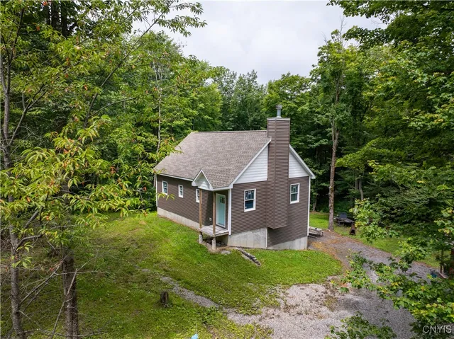 $299,500 | 369 Twin Ponds Drive, Newport, NY 13416
