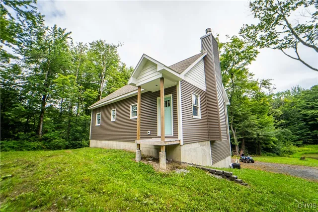 $299,500 | 369 Twin Ponds Drive, Newport, NY 13416