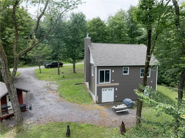 $299,500 | 369 Twin Ponds Drive, Newport, NY 13416