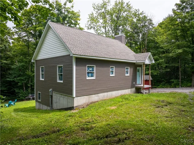 $299,500 | 369 Twin Ponds Drive, Newport, NY 13416