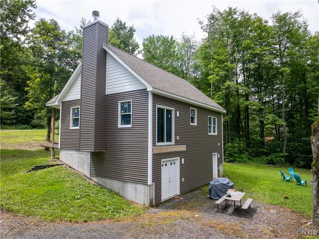 $299,500 | 369 Twin Ponds Drive, Newport, NY 13416