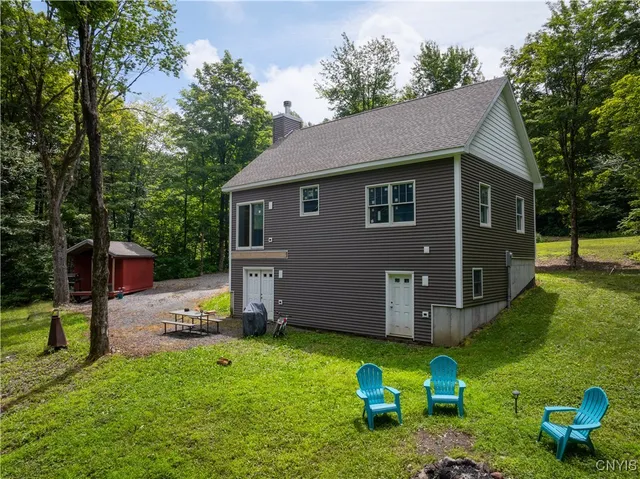 $299,500 | 369 Twin Ponds Drive, Newport, NY 13416
