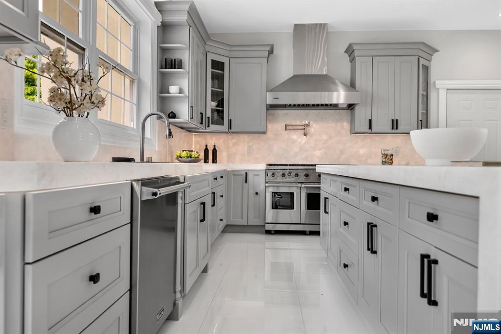 125 Hamilton Trail Totowa, NJ 07512 - Photo 13 of 49