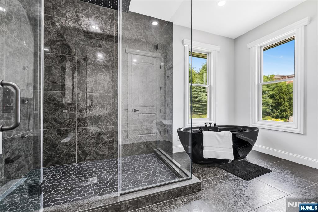 125 Hamilton Trail Totowa, NJ 07512 - Photo 30 of 49