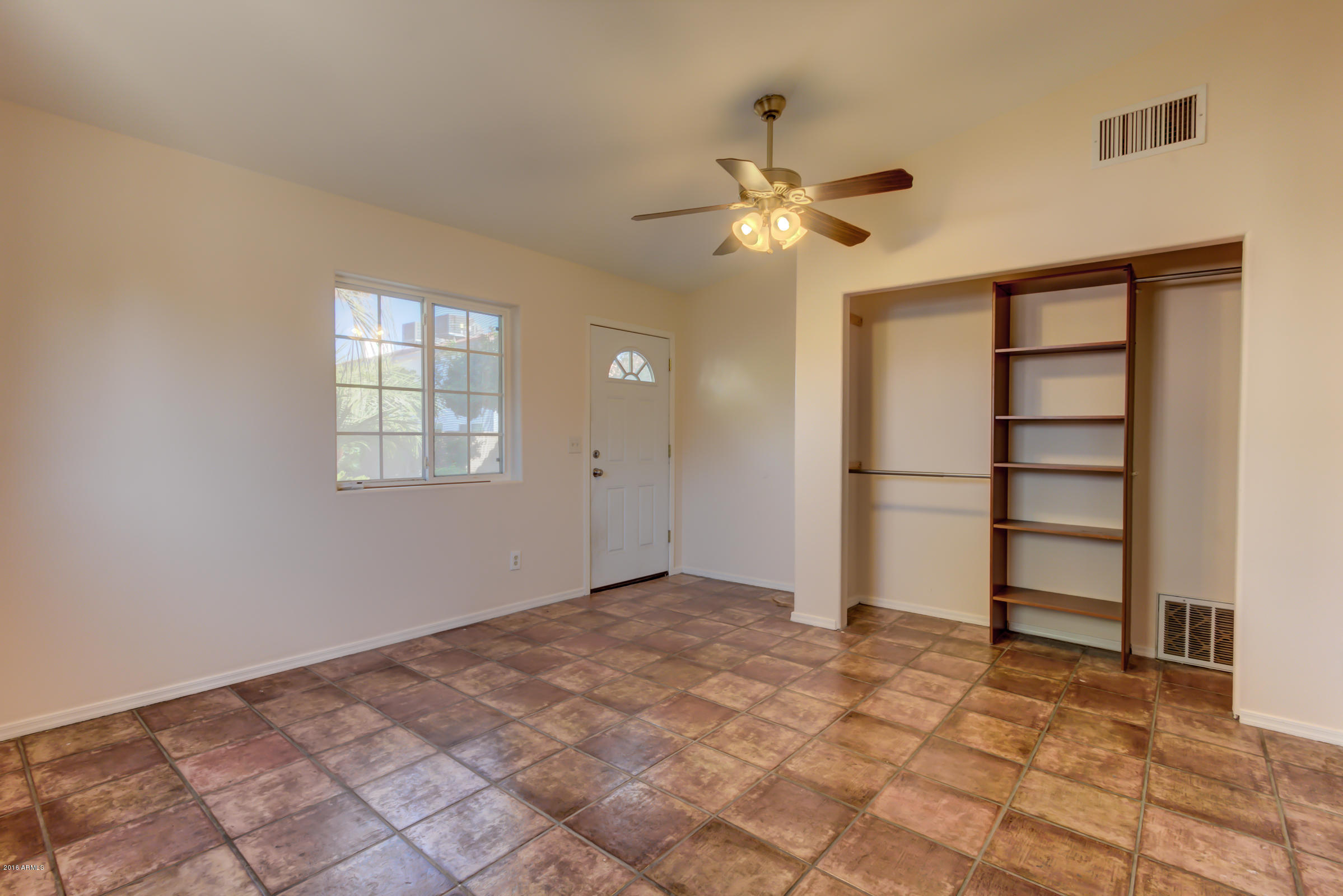 1806 East Redfield Road Phoenix, AZ 85022 - Photo 8 of 62 1806 E Redfield Rd-8