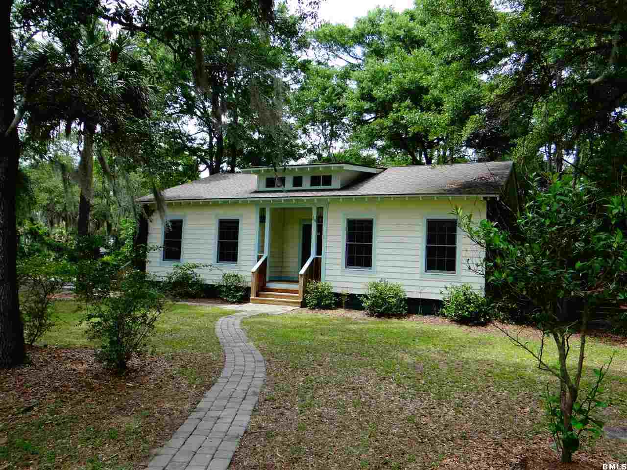 54 Cusabo Road St. Helena Island, SC 29920 - Photo 1 of 20 Primary Photo