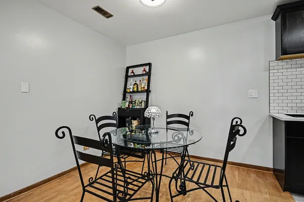 $225,000 | 1484 Stonebridge Circle, Unit B6, Wheaton, IL 60189