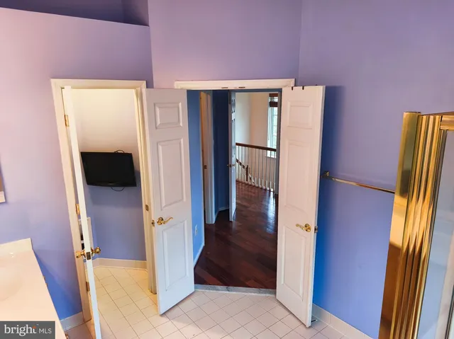 a view of walk in closet