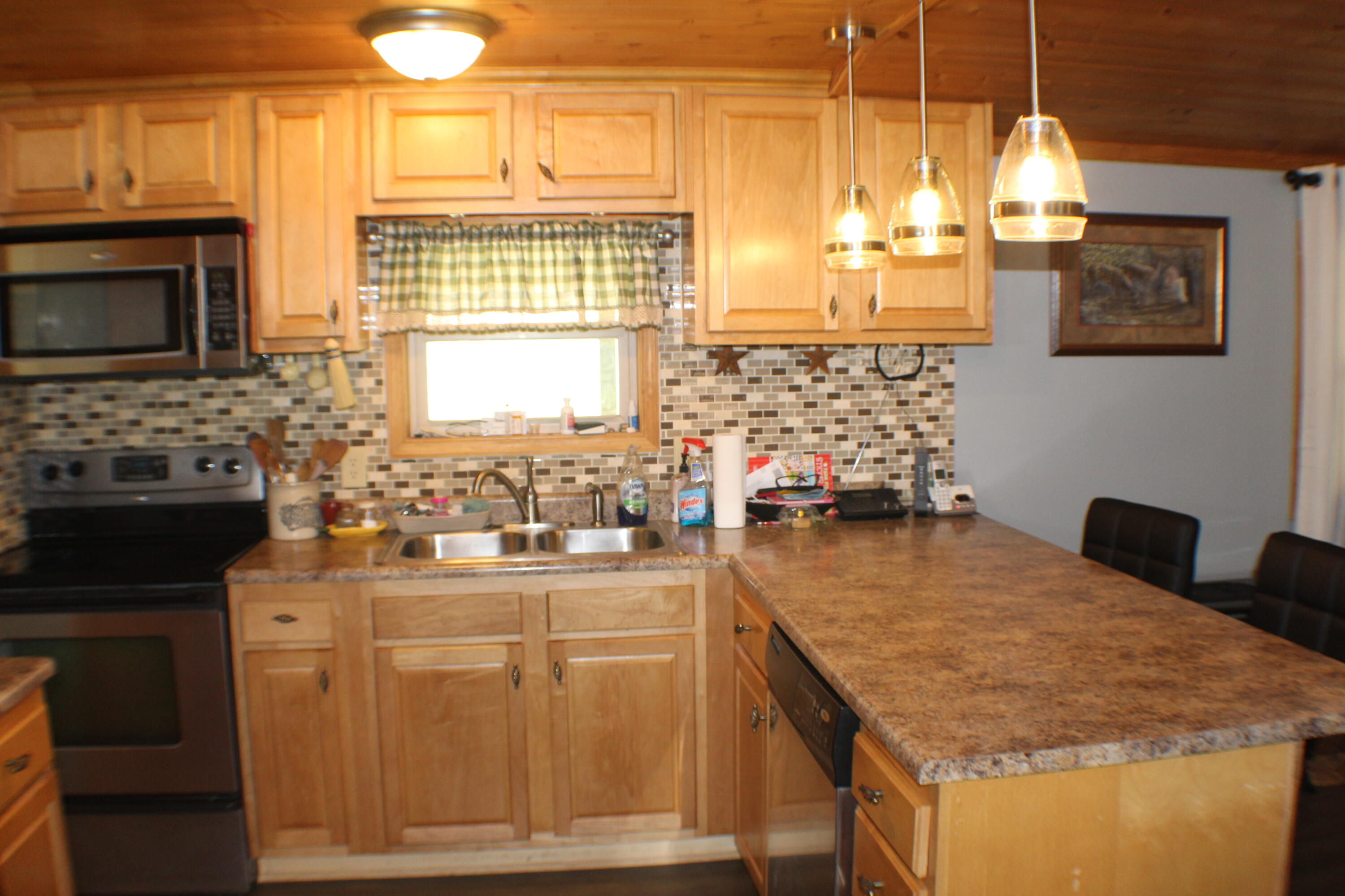178 Thompson Road Hillsboro, WV 24946 - Photo 9 of 32 Gallery Image 9