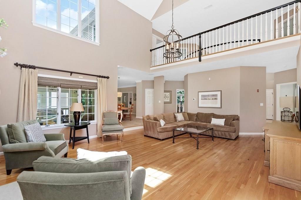 90 Far Reach Road Westwood, MA 02090 - Photo 4 of 40 Gallery Image 4