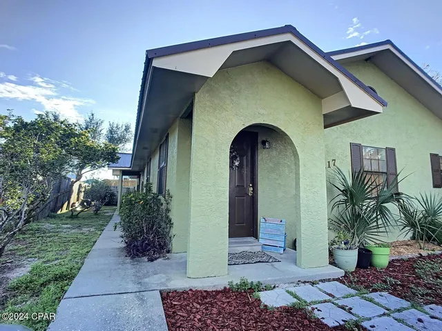 $1,695 | 6217 Pinetree Avenue, Unit B, Panama City Beach, FL 32408