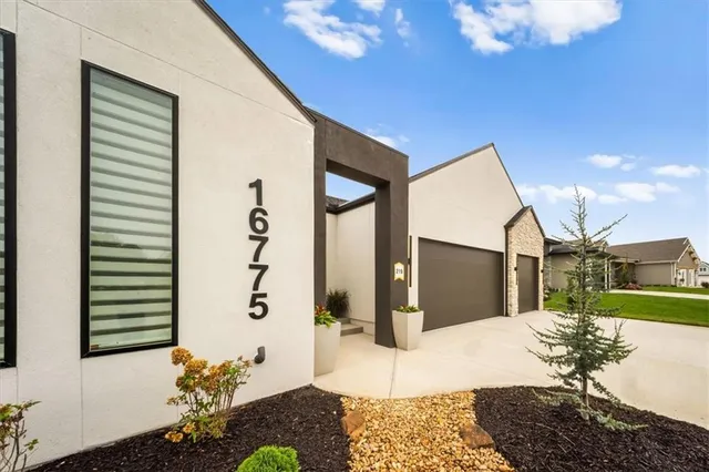 $630,000 | 16775 South Fellows Street, Olathe, KS 66062