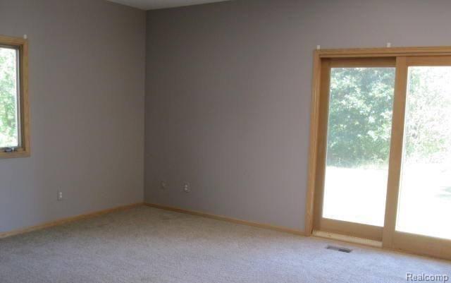 80550 Scotch Settlement Road Romeo, MI 48065 - Photo 4 of 11 LivingRm.JPG