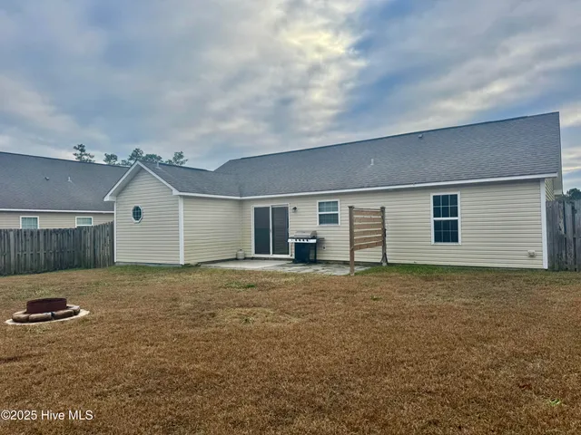 $1,750 | 206 Red Carnation Drive, Holly Ridge, NC 28445