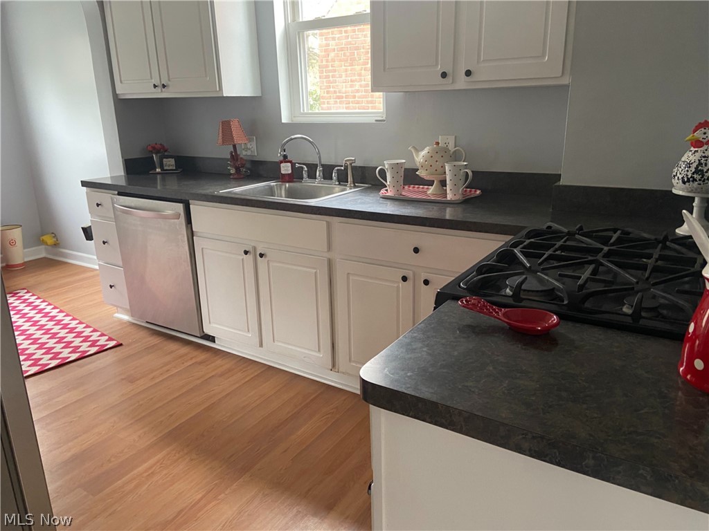 2211 Cranston Road Cleveland, OH 44118 - Photo 8 of 26 Gallery Image 8
