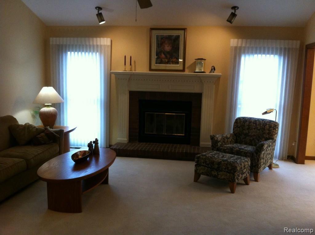 2111 Cumberland Road Rochester Hills, MI 48307 - Photo 5 of 6