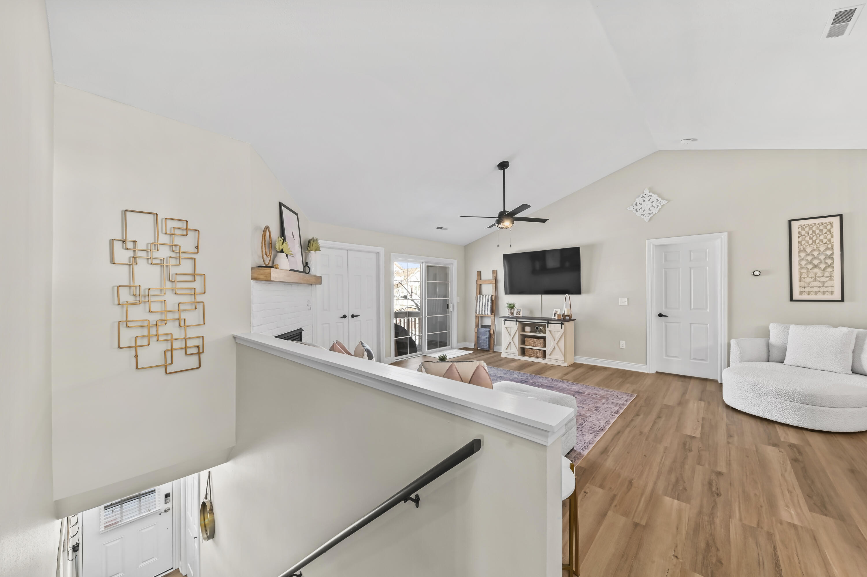 590 Pewaukee Road, Unit E Pewaukee, WI 53072 - Photo 2 of 34 Living Room