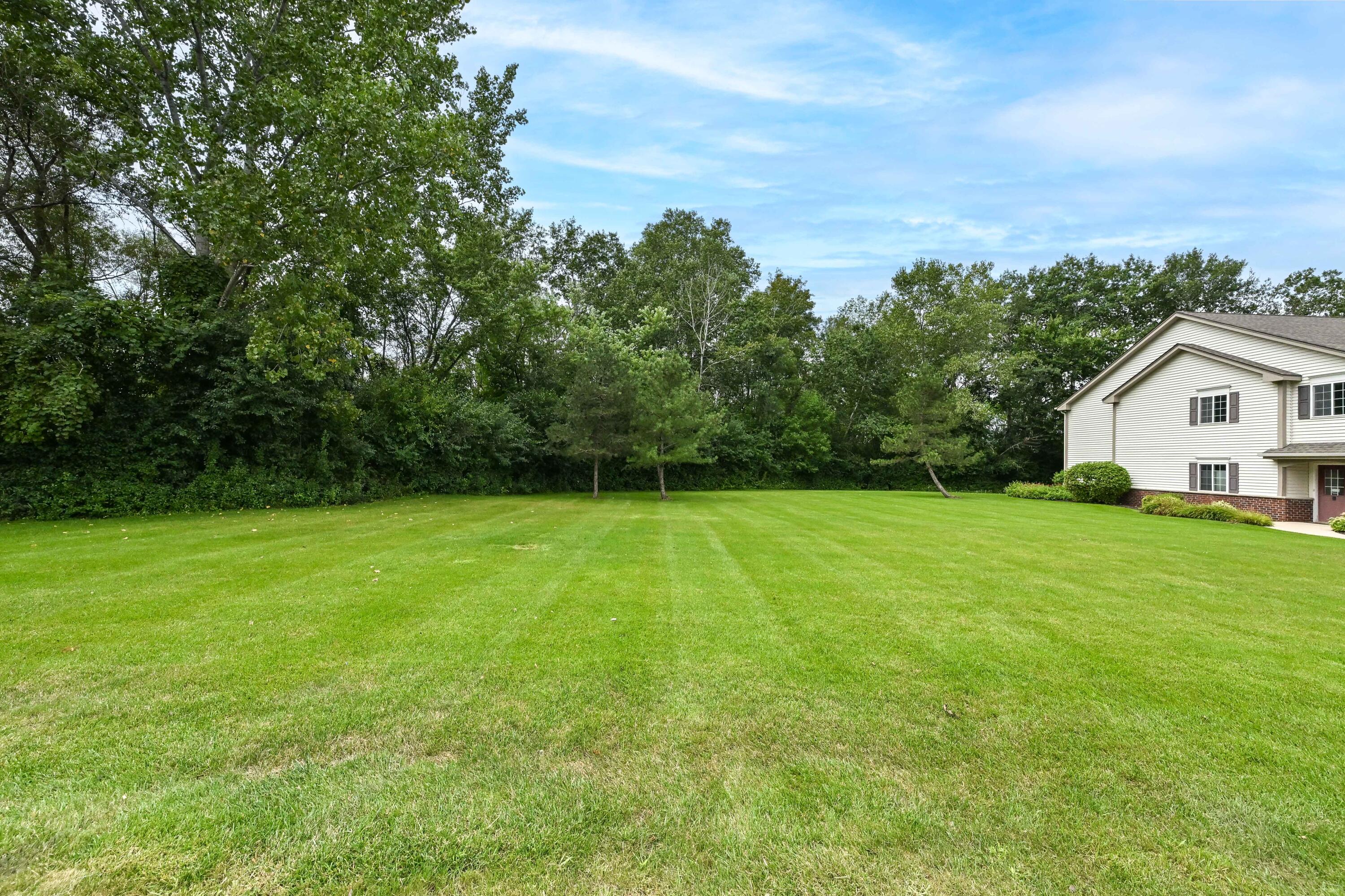 590 Pewaukee Road, Unit E Pewaukee, WI 53072 - Photo 33 of 34 CommonGreenSpace