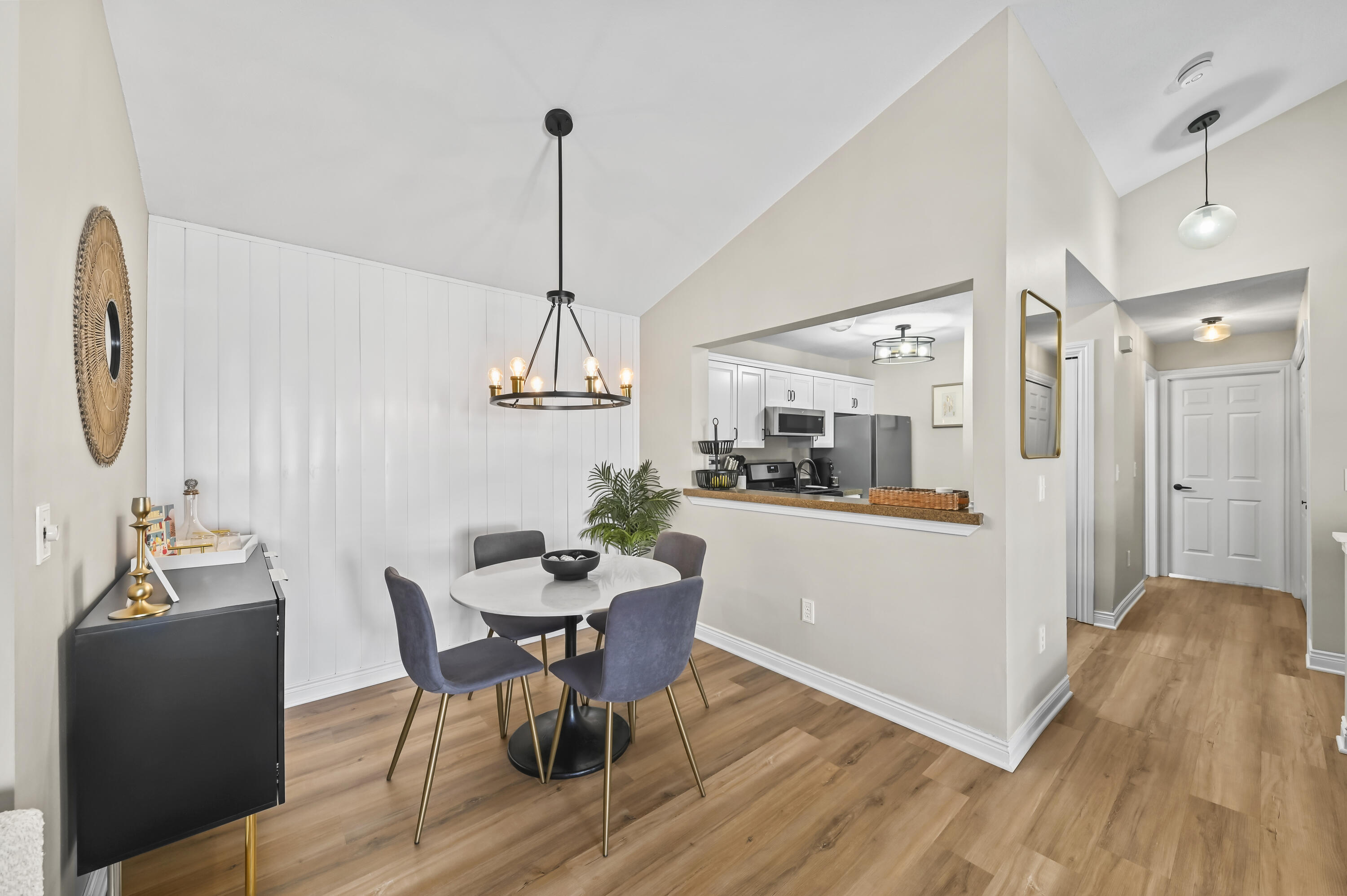 590 Pewaukee Road, Unit E Pewaukee, WI 53072 - Photo 7 of 34 Dining Room