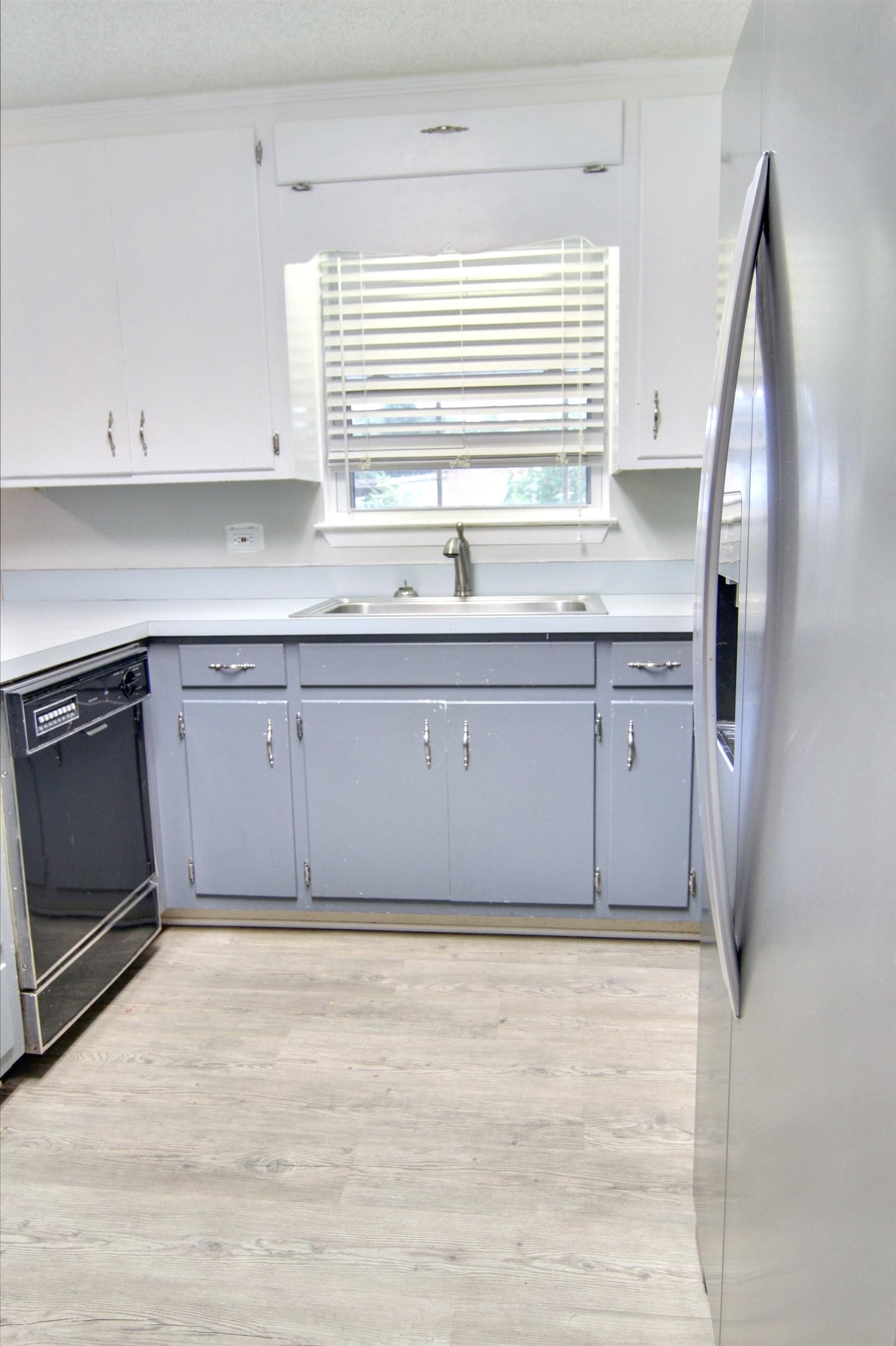 700 East Myrtle Avenue Foley, AL 36535 - Photo 16 of 28 Kitchen