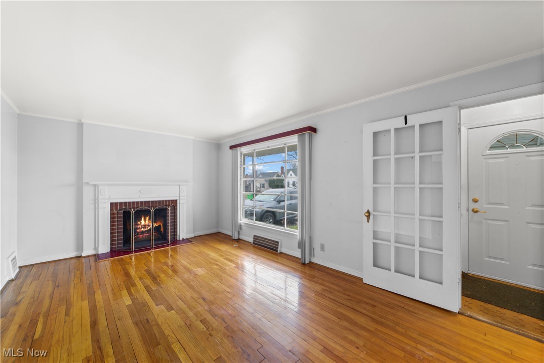 4057 Wilmington Road Cleveland, OH 44121 - Photo 5 of 34