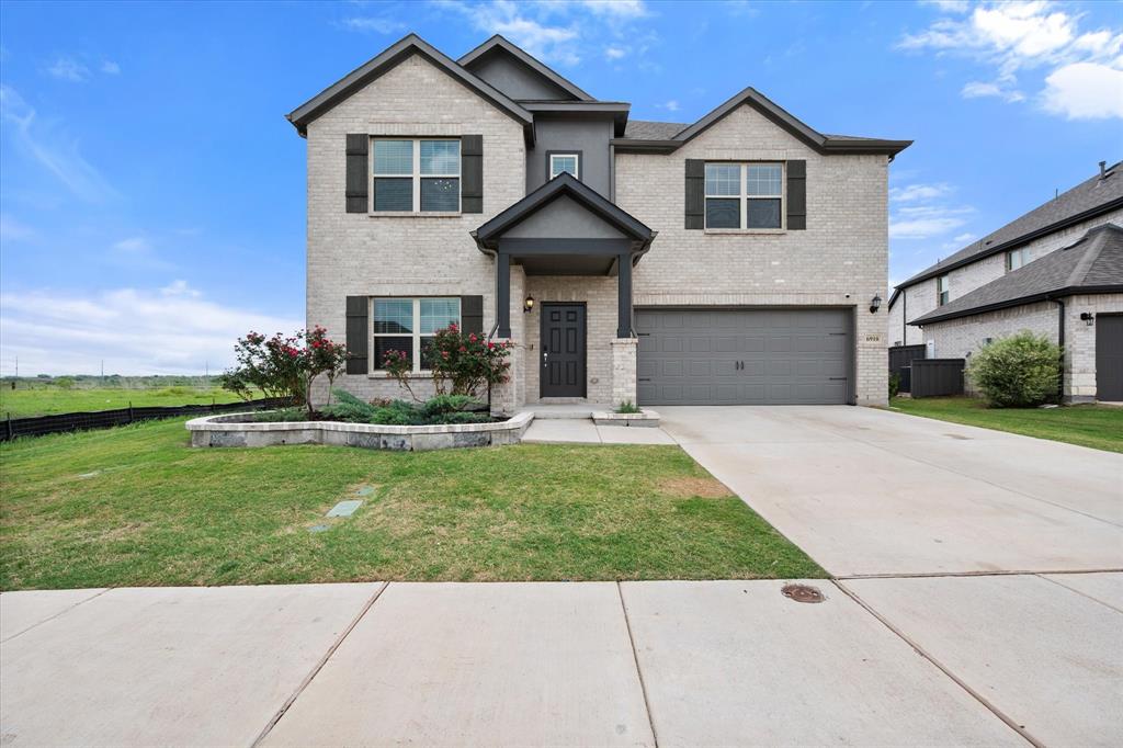 6910 Prairieside Trail Venus, TX 76084 - Photo 5 of 40 Spacious 5 bedroom, 3.5 bath home with 2 car garage.