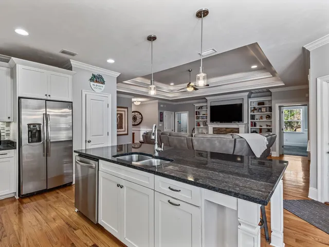 $550,000 | 6297 Thomasville Road, Tallahassee, FL 32309