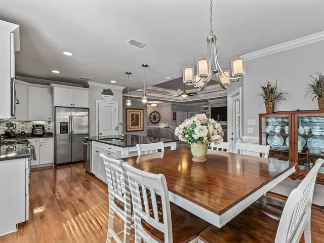 $550,000 | 6297 Thomasville Road, Tallahassee, FL 32309